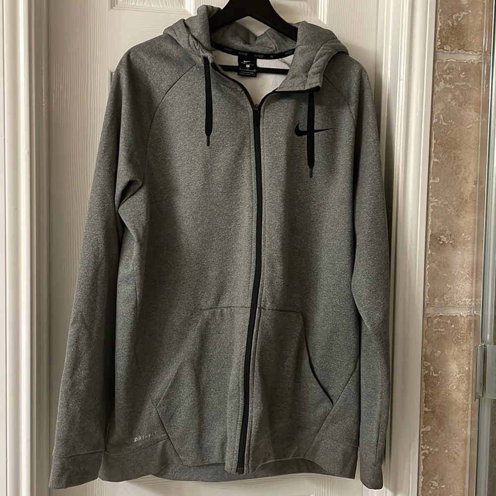 Men’s dark gray Nike Dri fit sweater size XL